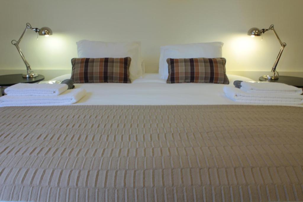 The White Box House Guest House Porto Room photo